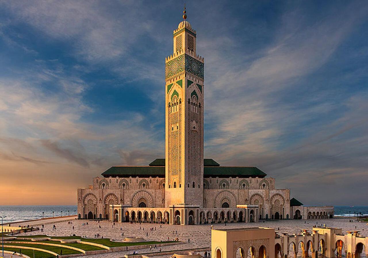 Luxury Downtown Apartment Of 80M2 In Front Of Hassan 2 Mosque And Sea From Family , Pour Famille , Interdit Couples Araabic Non Marie, Forbidden Unmarried Araabic Couples Basement Car Park 카사블랑카 외부 사진