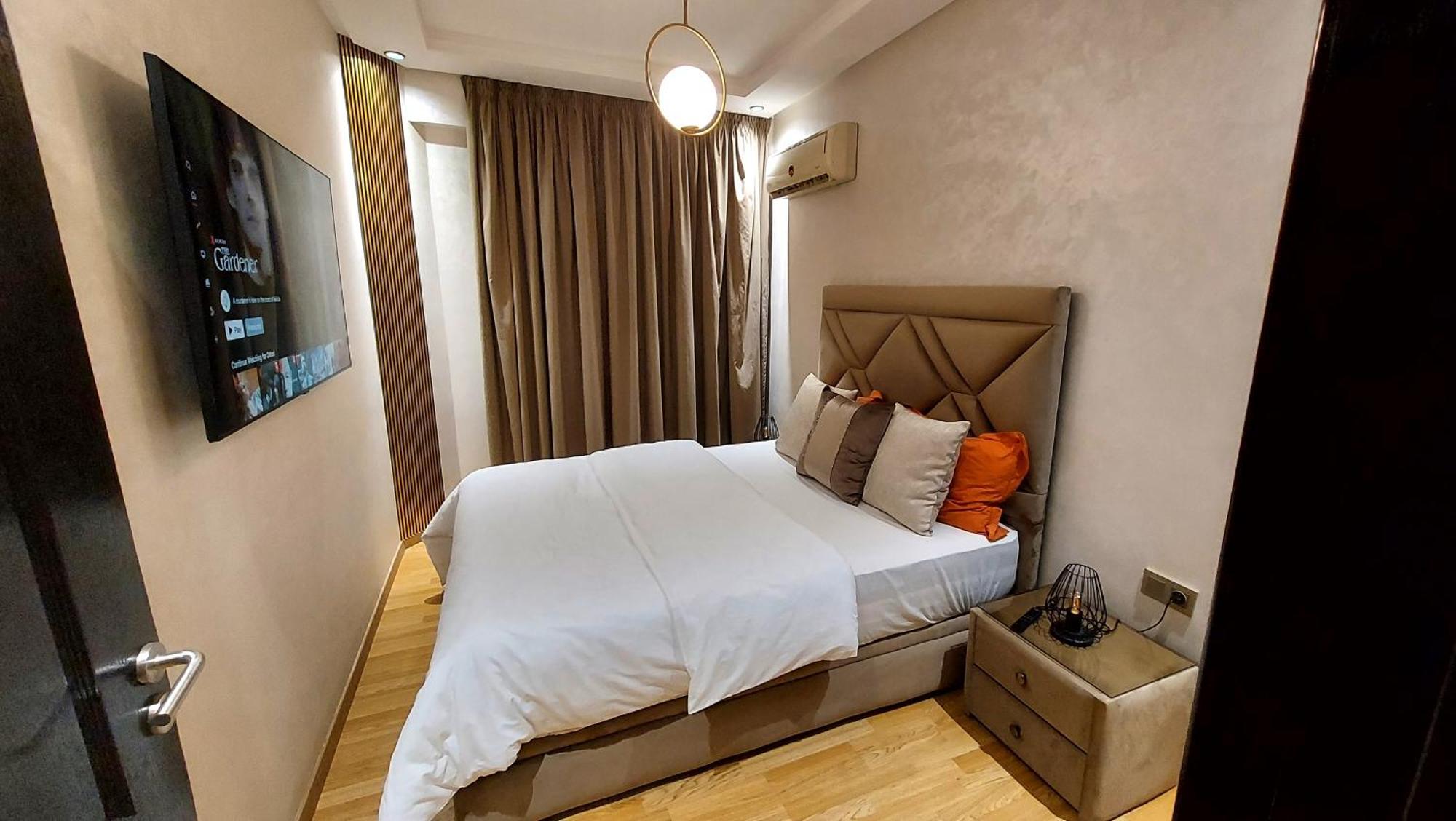 Luxury Downtown Apartment Of 80M2 In Front Of Hassan 2 Mosque And Sea From Family , Pour Famille , Interdit Couples Araabic Non Marie, Forbidden Unmarried Araabic Couples Basement Car Park 카사블랑카 외부 사진